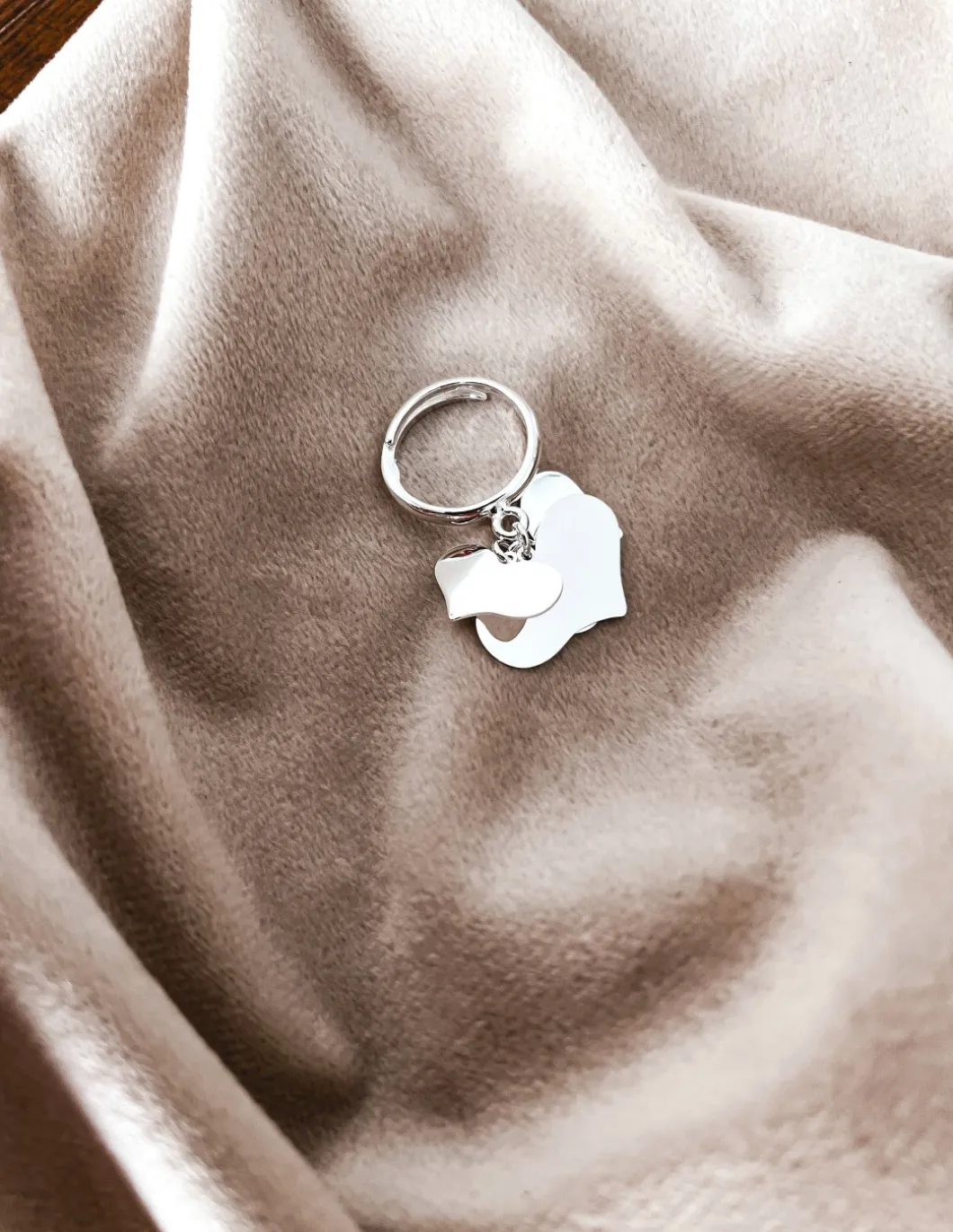 Anello Regolabile Tre Cuori Pendenti