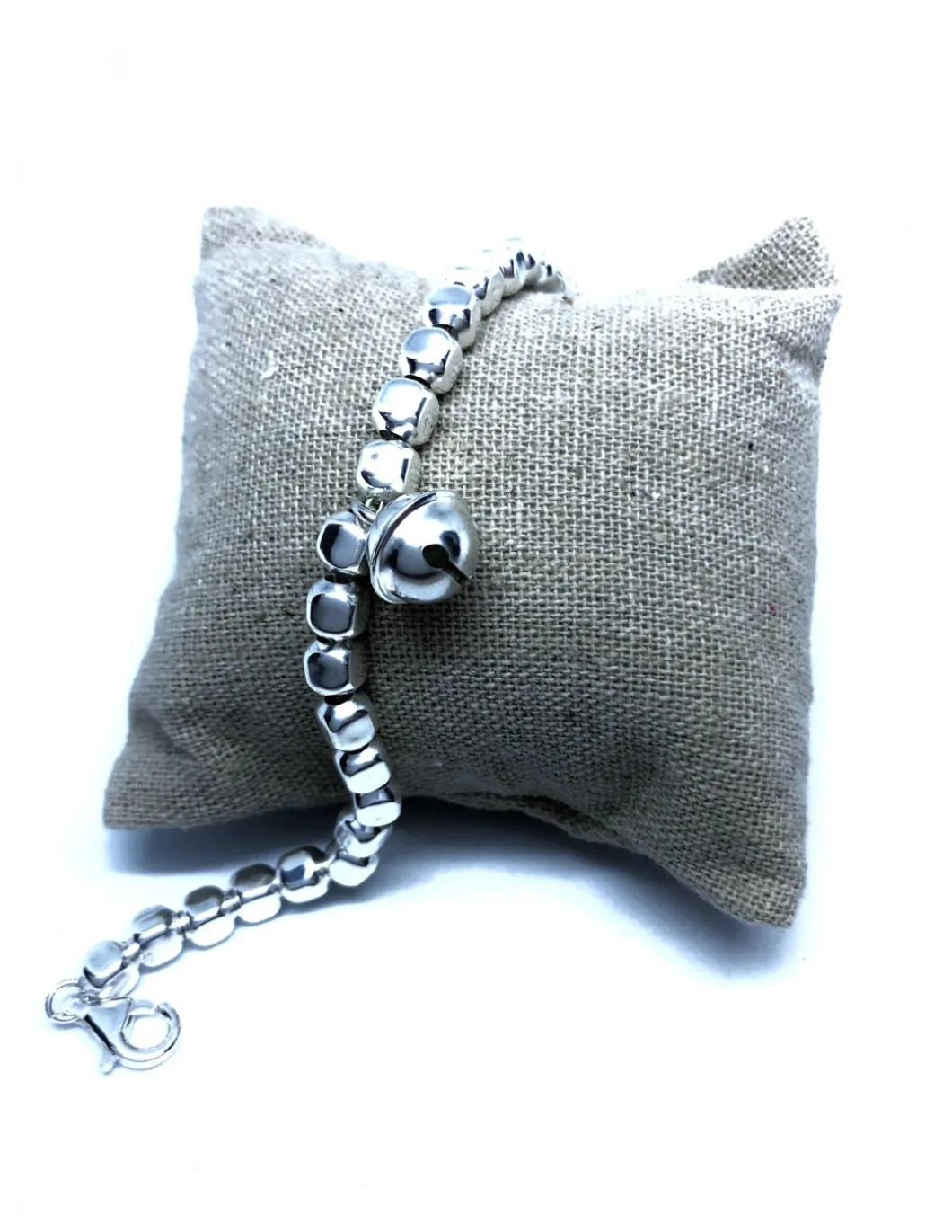 Bracciale con Pepite 7 mm e campanellino