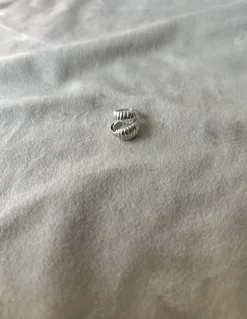 Orecchini Conchiglia COLORE ARGENTO Bianco